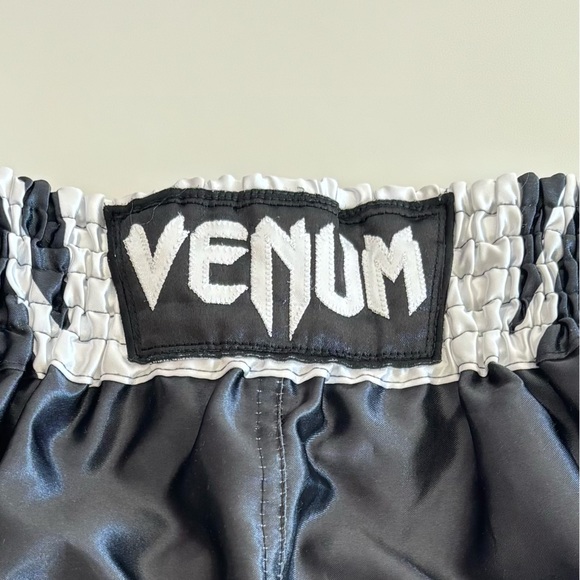 Venum Kids Boxing / Muay Thai Shorts - Picture 3 of 5